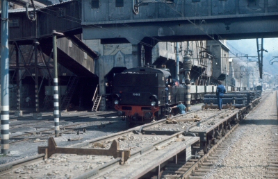 {short description of image}